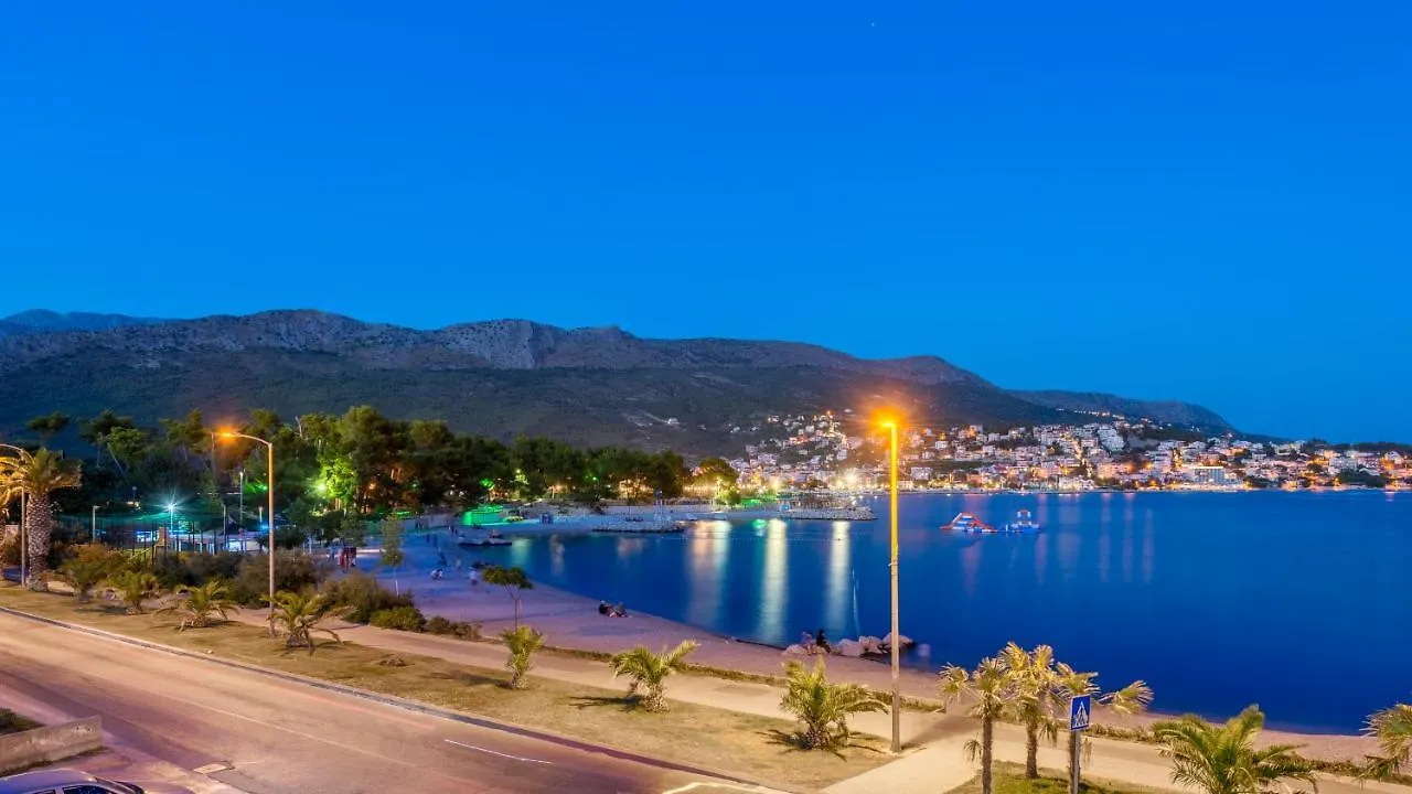 Hostel Book'N'Hook Stobrec Croatia